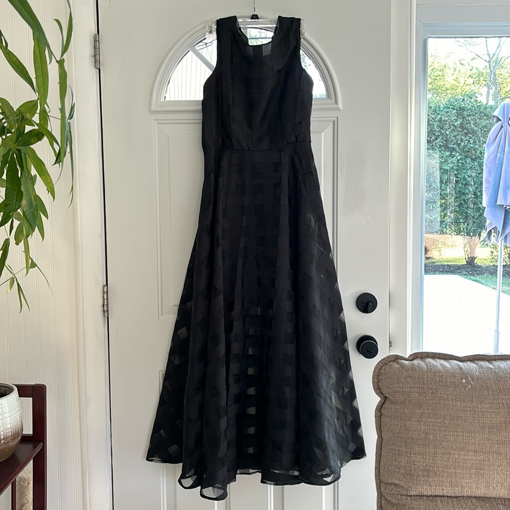 Women’s black dress. Size large.
